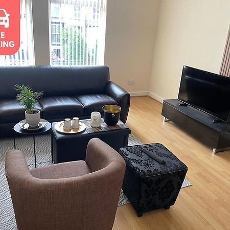 Stylish 1-Bed Apt - Sleeps 4 - Parking - Wifi แมนเชสเตอร์ ภายนอก รูปภาพ