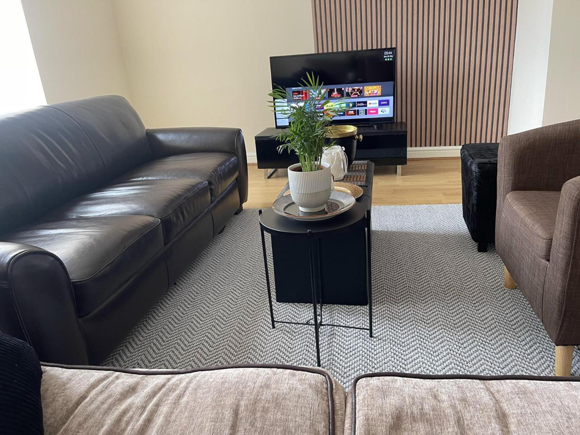 Stylish 1-Bed Apt - Sleeps 4 - Parking - Wifi แมนเชสเตอร์ ภายนอก รูปภาพ